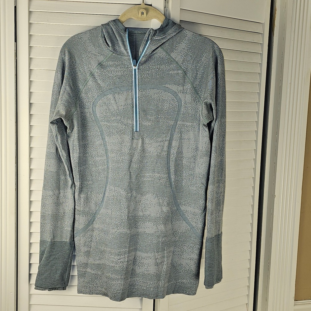 Lululemon Aqua Smoke White Cadet Blue Smokey Swiftly Speed 1/4 Zip Hoodie 10